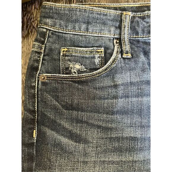 Universal Thread Raw Hem Button Fly Denim Shorts sz 8/29 - Picture 2 of 5